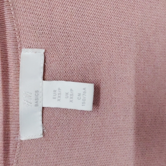 H&M Sweater/Cardigan - Picture 5 of 6